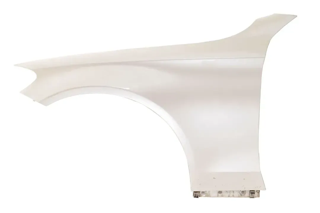 W205 FENDER L